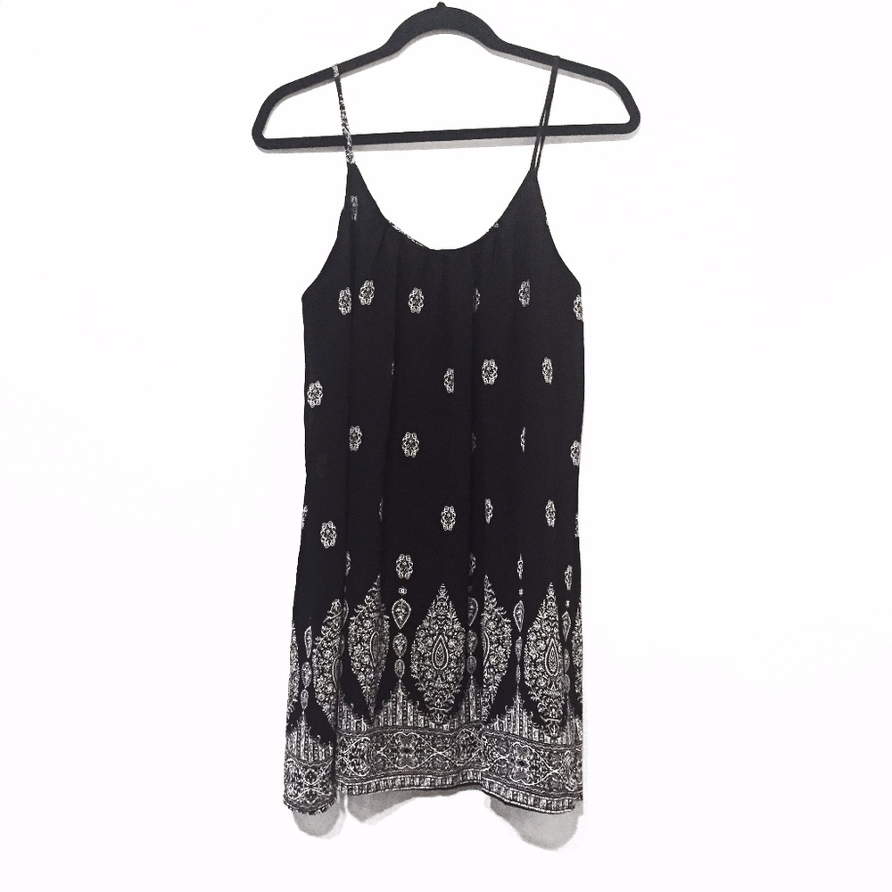 Millibon Black & White Bohemian Shift Dress